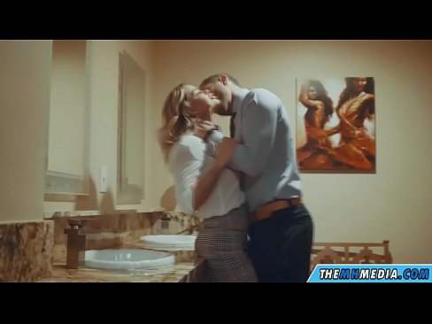 ❤️ وقتی یک بلوند بی تنه شما را در یک دستشویی عمومی اغوا می کند ویدیو سکس در پورنو fa.moresexmovies.ru ☑